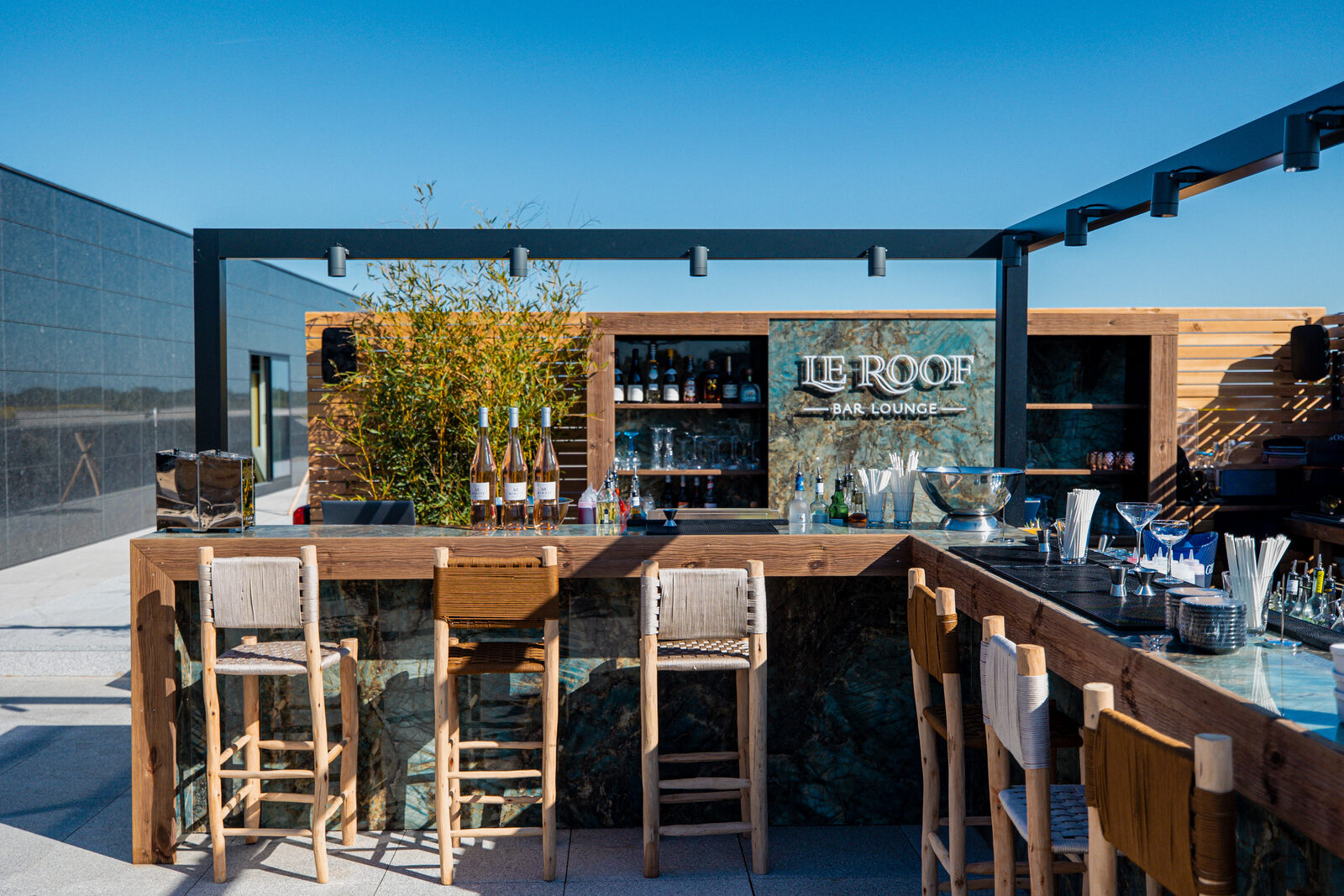 Le Roof — bar lounge jour
