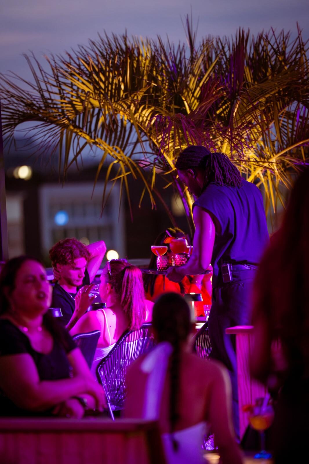Le Roof — service en soirée